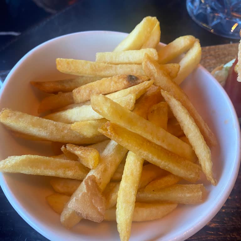 Czn Burak Restoranında Hamburger Ve Patateslerde Kalite Sorunu