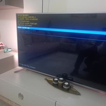 Philips Android TV Sürekli Açılıp Kapanıyor, Yetkili Servis Çözüm Sunamadı