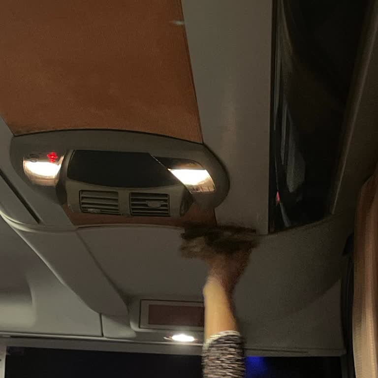 Otobüste Su Sızıntısı Ve İslak Koltuklar Nedeniyle Konforsuz Yolculuk