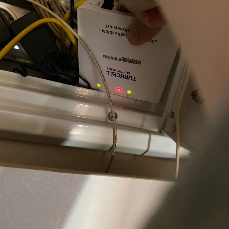 Superonline’da 1000 Mbps Fiber Bağlantısında Sürekli Kırmızı LOS Işığı Ve Teknik Ekip Yok