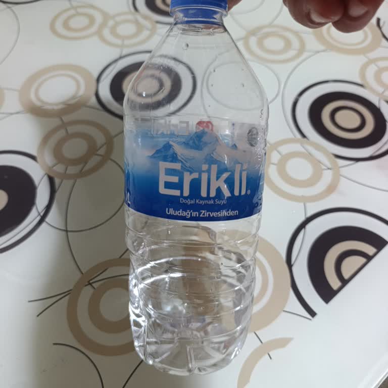 Erikli Şişelerde Deterjan Kokusu Ve Tatı İçilemez