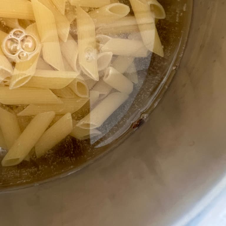 Filiz Penne Makarnada Yabancı Madde Bulunması Ve Güven Sorunu