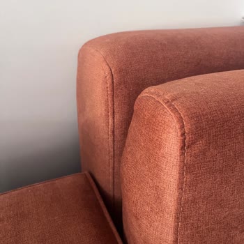 Üretim Hatası Ve Yanlış Boyuttaki Yastıklar Sebebiyle Kullanılamayan Kanepe