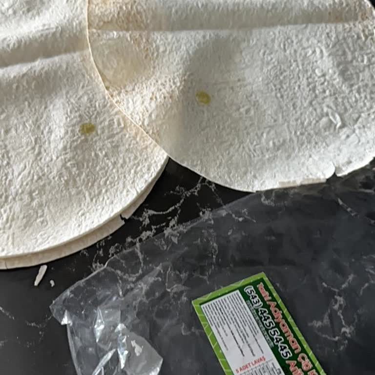 Tarihi Geçmiş Lavaş Satışı Ve Sağlık Riski