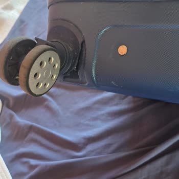 Erzurum Sabiha Gökçen Uçuşunda Hasarlı Bagaj Ve Yardımsız Personel