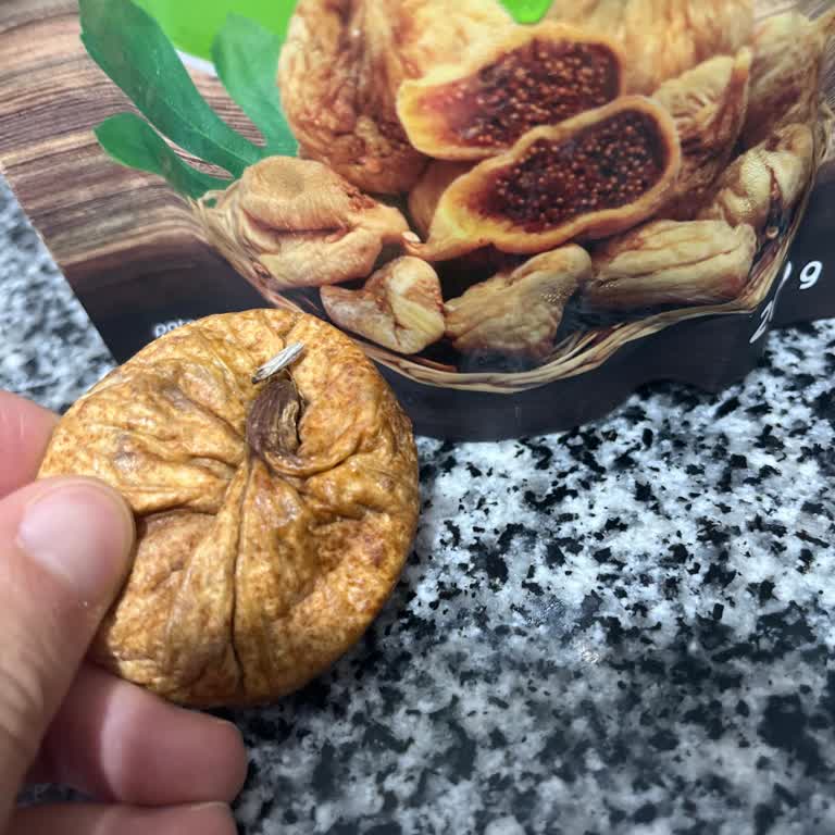 Migros Kuru İncirde Böcek ve Metal Parça: Sağlık Riski Ve Para İadesi Talebi