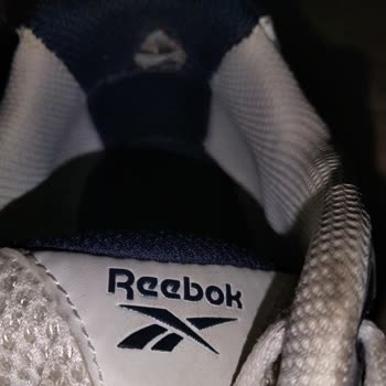 Arka Kısım Açılan Reebok Ayakkabıda Sert Plastik Görünmesi Ve Kullanıcı Hatası İddiasının Reddi