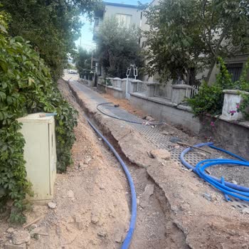 Bayraklı’da Uzun Süreli Kazı Ve Planlı Olmayan Su Kesintileri Mahalleyi Mağdur Ediyor
