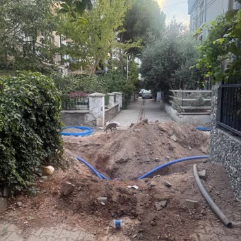 Bayraklı’da Uzun Süreli Kazı Ve Planlı Olmayan Su Kesintileri Mahalleyi Mağdur Ediyor