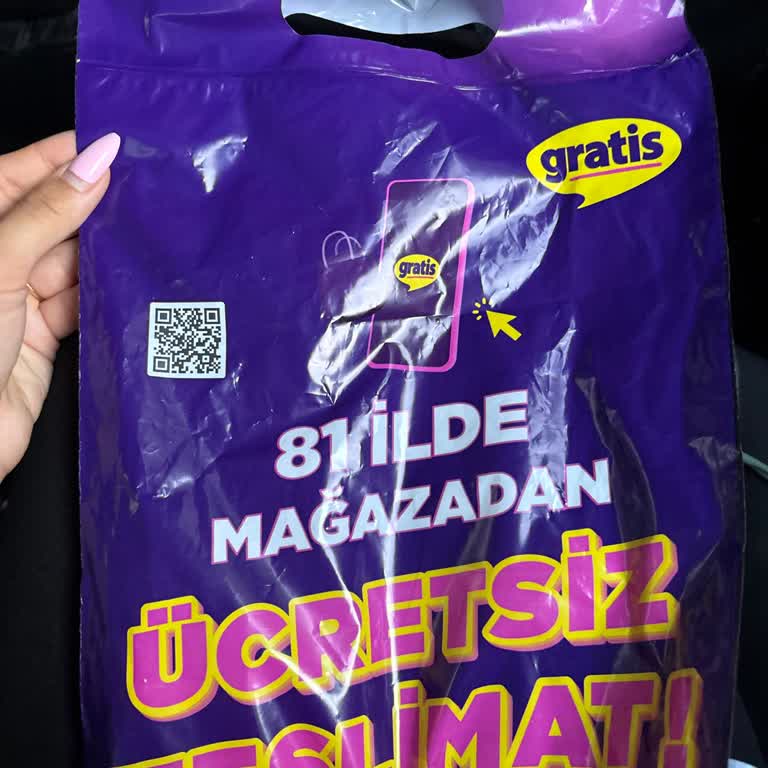 Gratis Mağazasında Tek Kasa Ve Saygısız Personel