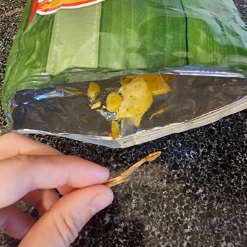 Lay’s Cipsinde Kurumuş Dal Parçası Bulundu: Gıda Güvenliği İhlali