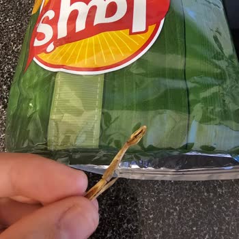 Lay’s Cipsinde Kurumuş Dal Parçası Bulundu: Gıda Güvenliği İhlali