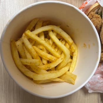 Popeyes Siparişinde Patates Kovasının Yarı Boş, Domates Ve Sos Eksik