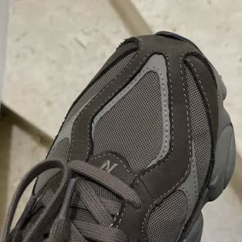 Kusurlu New Balance Ayakkabı Değişiminde Fiyat Farkı İstenmesi