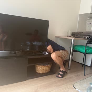 Nursoy Firmasının Taşıma Ve Depolama Sürecinde TV'nin Kırılması Ve Aşırı Ücret Talebi
