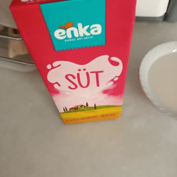 Enka Sütünde Canlı Böcek Görülmesi Sağlık Tehdidi