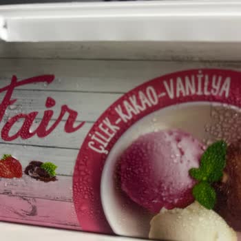 BİM Dondurmasında Görülen Gri Siyah Yabancı Cisim Ve İade Talebi