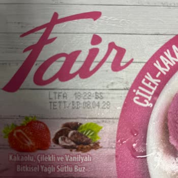 BİM Dondurmasında Görülen Gri Siyah Yabancı Cisim Ve İade Talebi