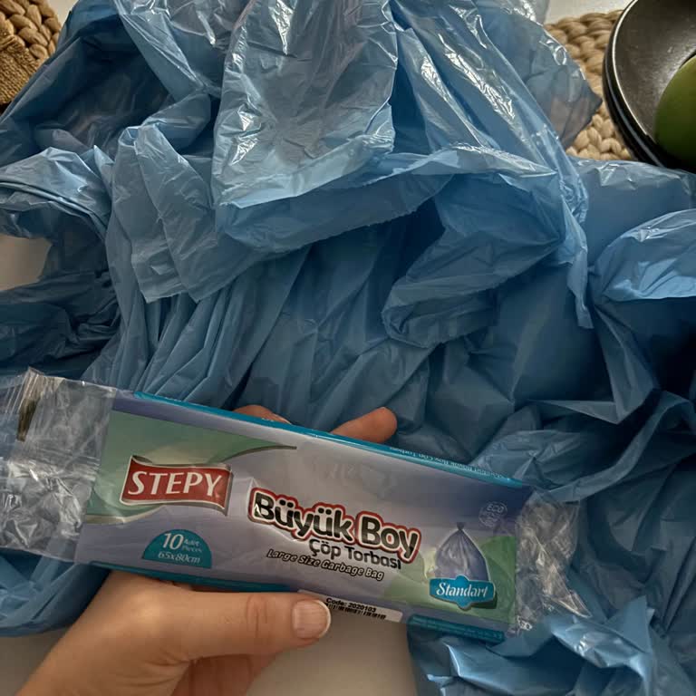 Stepy Markalı Büyük Boy Çöp Torbası İncelik Ve Yırtılma Nedeniyle Kullanılamaz