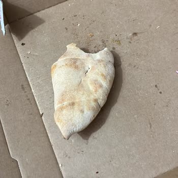 Domino’s Siparişinde Sarımsaklı Ekmek Ve Sarımsak Kenarı Olmayan Pizza