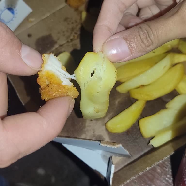 Çiğ Tavuk Ve Haşlanmış Patates: Sağlık Riski Ve Şubenin Umursamaz Tutumu