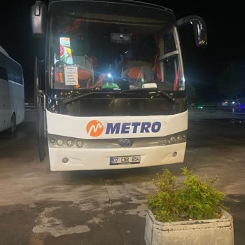 13 Saatlik Gecikme Ve Kısıtlı Hizmet Nedeniyle Şiddetli Mağduriyet