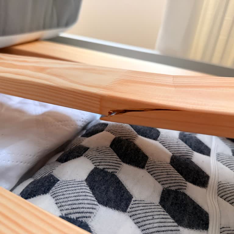 IKEA Hemnes Divan Tahtasının Ahşap Çitasının Kırılması Ve Garanti Kapsamında Yedek Parça Talebi