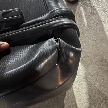 Kahta Petrol Valiz Hasarı Ve Personelin Umursamaz Tutumu