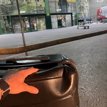 Kahta Petrol Valiz Hasarı Ve Personelin Umursamaz Tutumu