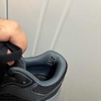 Üç Ayda Yırtılan Skechers Ayakkabısı İçin Değişim Reddi