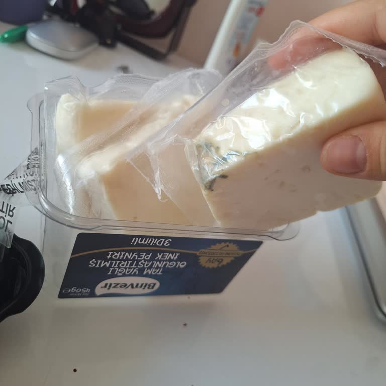 Küflü Peynir Ürünüyle Mağduriyet Yaşadım