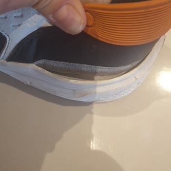 FLO Ayakkabısının Kısa Sürede Tabanının Açılması Ve Üretim Hatası Reddi