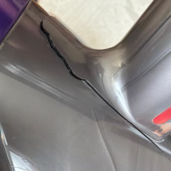 Dyson V12 Tutma Kısmındaki Çatlak İçin Garanti Kapsamında Ücretsiz Parça Değişimi Talebi