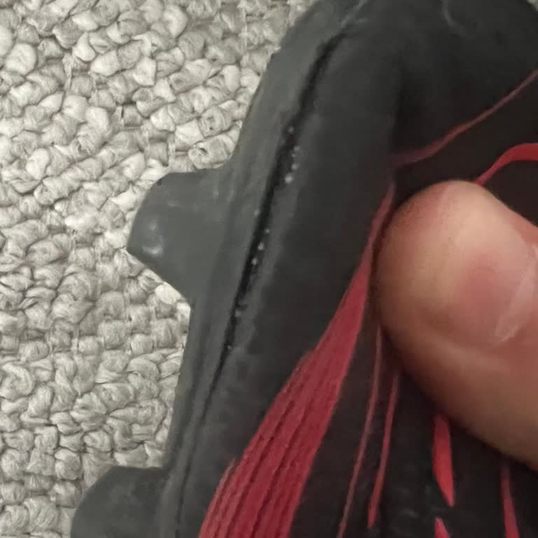 Adidas Çocuk Kramponunun İlk Kullanımda Açılması Ve Amazon'un İade Reddi