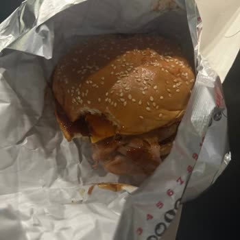 Arby’s Şubesinde Hijyen İhlali Ve Eksik Dondurma Sorunu