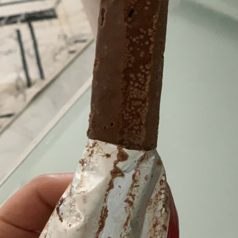 Tadelle King Boy Fındıklı Çikolatasındaki Beyaz Noktalar Sağlık Endişesi Yaratıyor