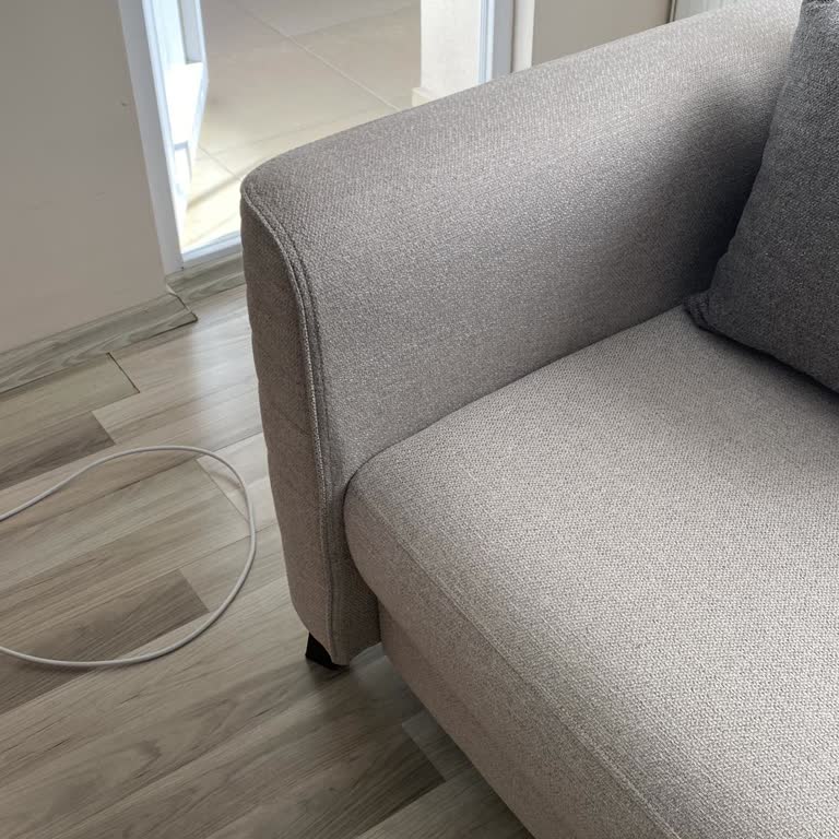 Defolu Koltuk Takımı, Yanlış Parçalar Ve Cevapsız Servis