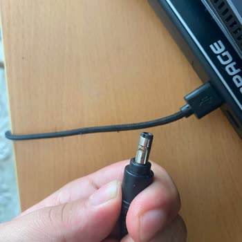 Aşırı Isınan, Ekranı Donan Ve Şarj Soketi Yanan Laptopun Ücretsiz Değişimini İstiyorum