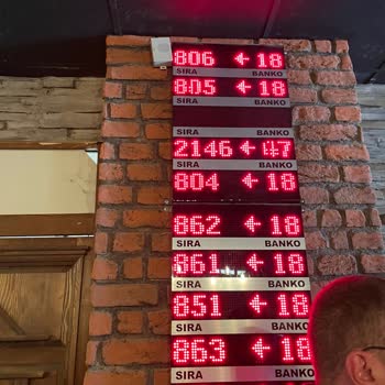 İstanbul Gelişim Üniversitesi A Blok’ta Kaoslu Sıra Sistemi Ve Uzun Bekleme Şikayeti