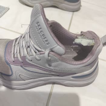 Skechers Ayakkabısının İç Astarı Çabuk Soyuldu, Topuk Deformasyonu Ve Kötü Koku