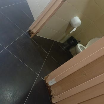 Samsun Bulvar AVM Tuvaletleri Bakımsız Ve Harabe Durumda