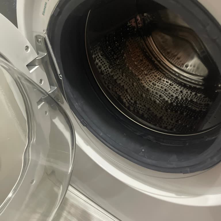 Yeni Siemens Çamaşır Makinesinde Parça Çıkması, Servis Kullanıcı Hatası İddia Etti