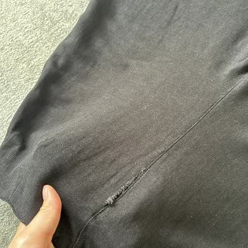 Dikişleri Açılan Pantolon Ve Cevapsız Firma
