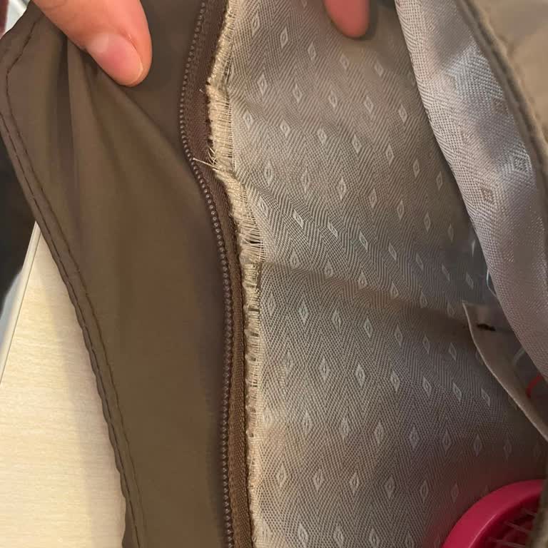 Shule Bags Çantamda İç Astar Sökülmeye Başladı