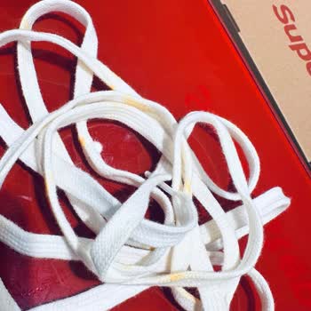 Önerilen Sprey Ayakkabımı Sararttı, Mağaza Kullanıcı Hatası Diyerek İade Reddetti