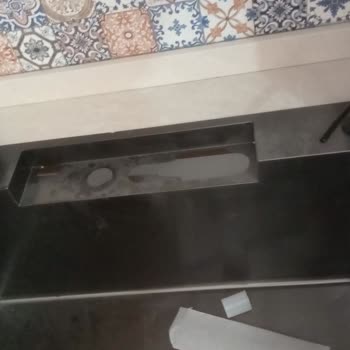 Eksik Musluk Ve Hasarlı Dijital Evye İçin Acil Yardım Talebi