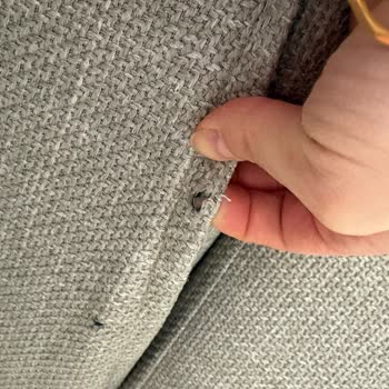 Defolu Koltuk Takımı Ve İletişimsiz Bayi
