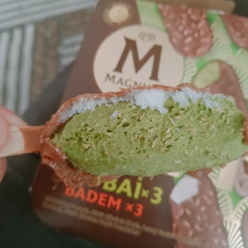 Magnum Dubai Badem Dondurması Tadı Bozuk Ve Tüketilemez