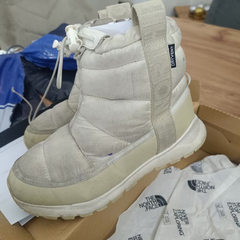 North Face Botunun Bağcığı Anında Koptu, Ücretsiz Değişim Talebi