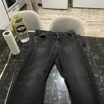 Mavi Mağazasında Kısa Sürede Renk Solan Jeans Üzerine Değişim Talebi